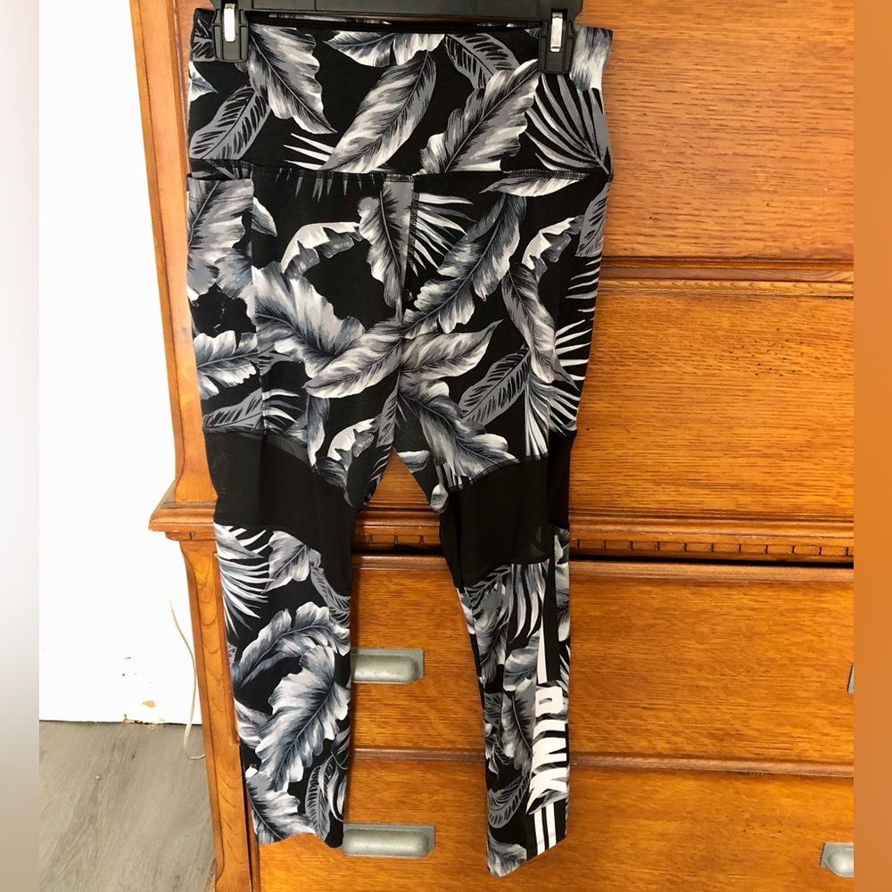 PINK ultimate leggings
